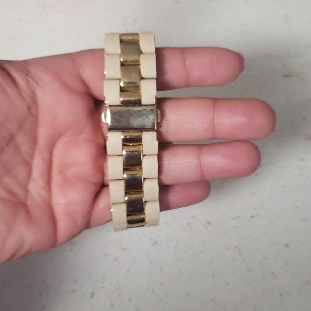 Watch - Picture 4 of 4